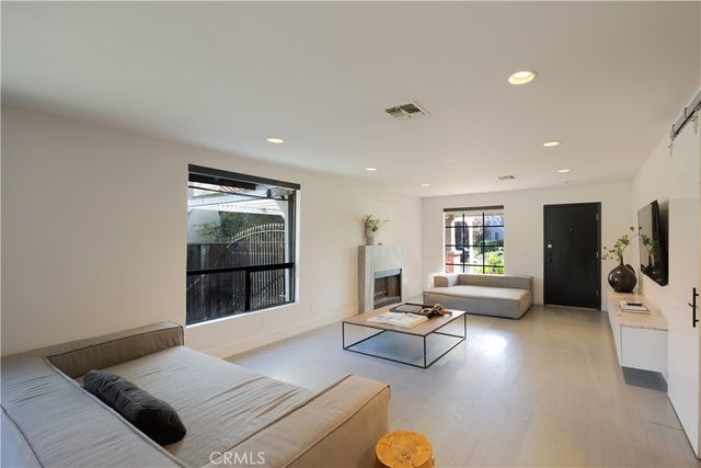 11049 Blix Street, Toluca Lake, CA 91602
