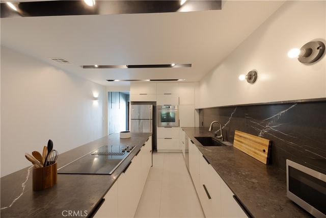 11049 Blix Street, Toluca Lake, CA 91602