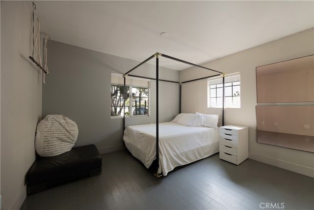 11049 Blix Street, Toluca Lake, CA 91602