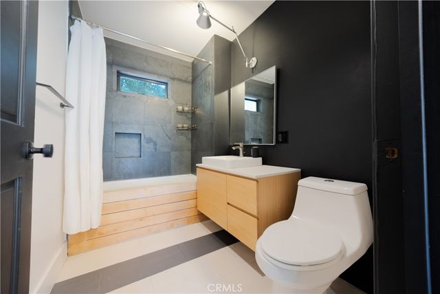 11049 Blix Street, Toluca Lake, CA 91602