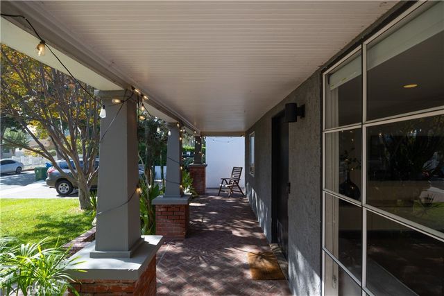 11049 Blix Street, Toluca Lake, CA 91602