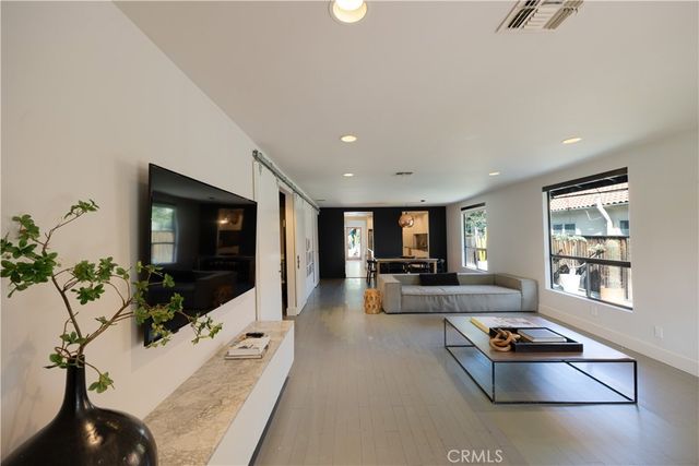 11049 Blix Street, Toluca Lake, CA 91602