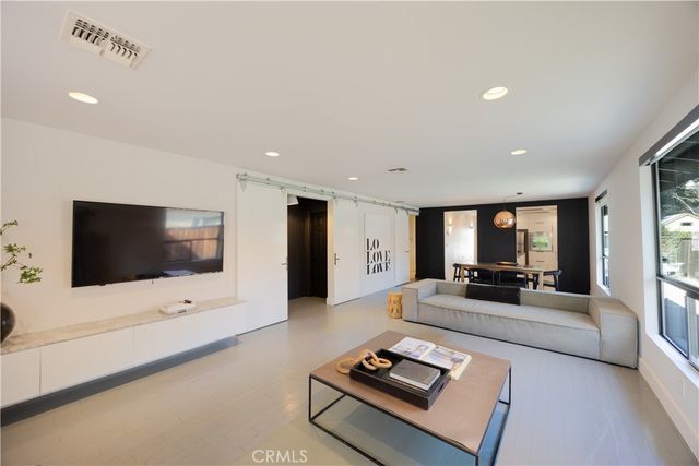 11049 Blix Street, Toluca Lake, CA 91602