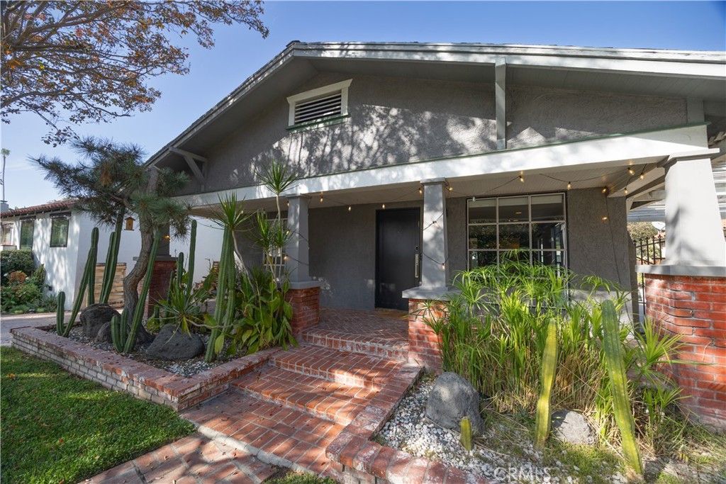11049 Blix Street, Toluca Lake, CA 91602