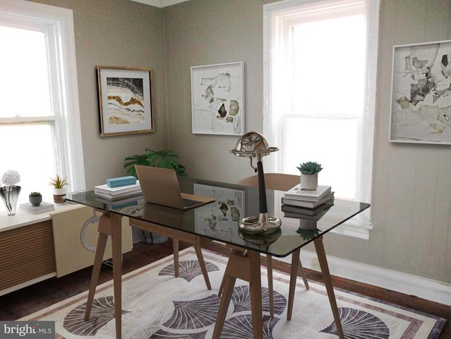 19 N QUEEN ST, Shippensburg, PA 17257