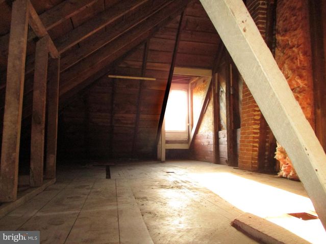 19 N QUEEN ST, Shippensburg, PA 17257