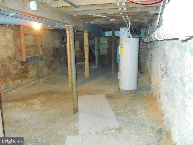 19 N QUEEN ST, Shippensburg, PA 17257