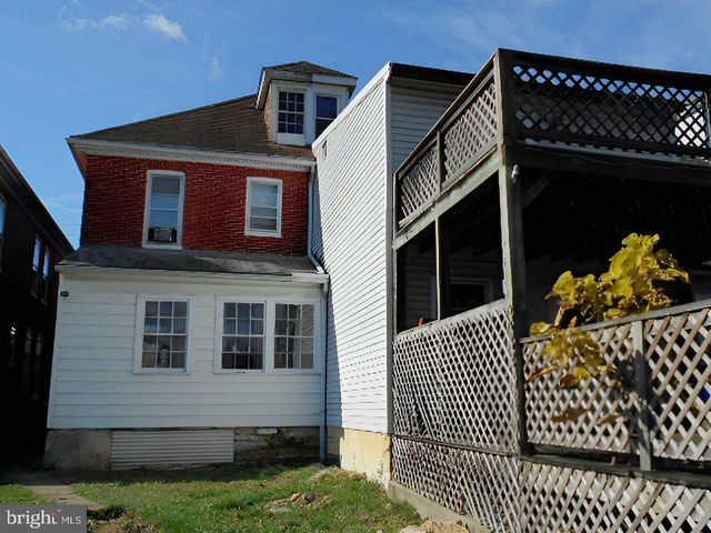 19 N QUEEN ST, Shippensburg, PA 17257