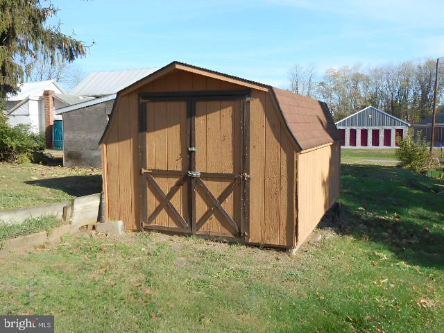 19 N QUEEN ST, Shippensburg, PA 17257