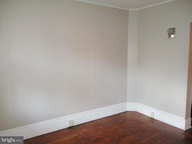 19 N QUEEN ST, Shippensburg, PA 17257