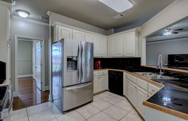 76 Woodridge Drive, Little Rock, AR 72204