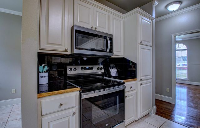 76 Woodridge Drive, Little Rock, AR 72204