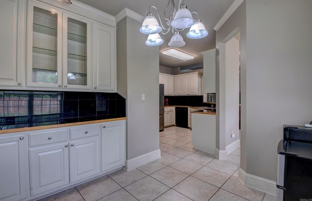 76 Woodridge Drive, Little Rock, AR 72204