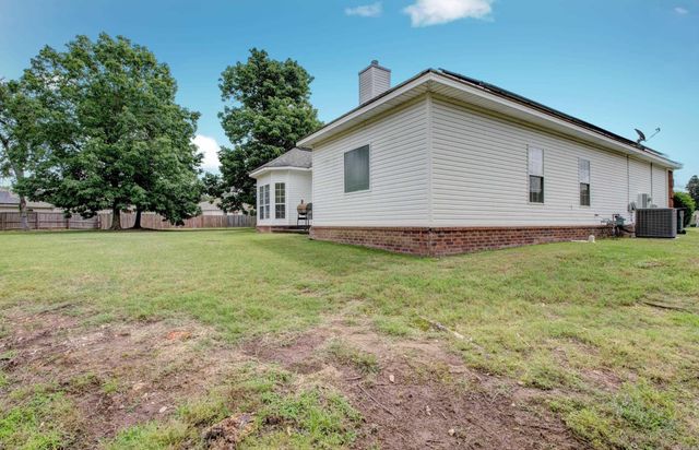 76 Woodridge Drive, Little Rock, AR 72204