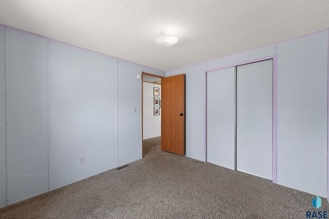 607 Bobwhite Pl Place, Sioux Falls, SD 57107