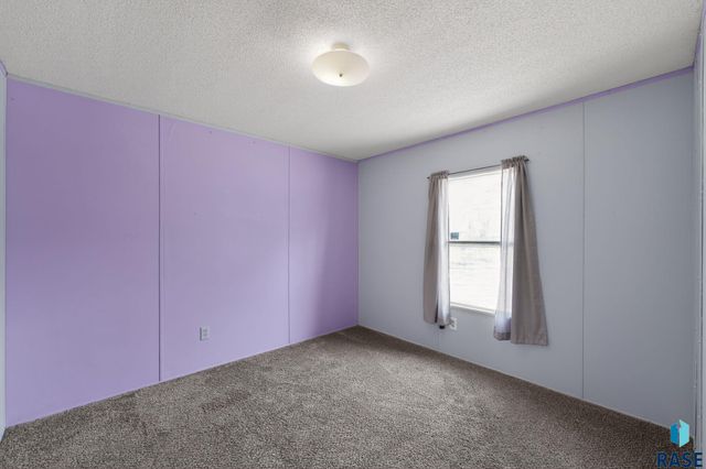 607 Bobwhite Pl Place, Sioux Falls, SD 57107