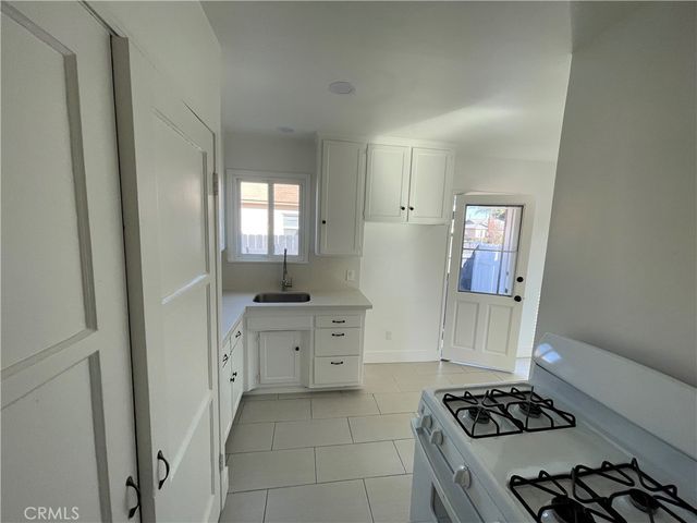 2221 Granada, Long Beach, CA 90815