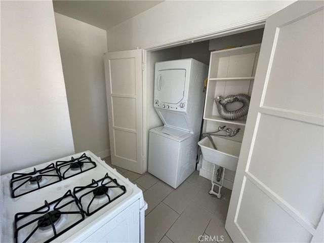 2221 Granada, Long Beach, CA 90815