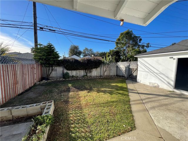 2221 Granada, Long Beach, CA 90815