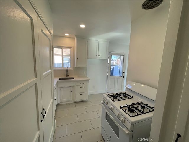 2221 Granada, Long Beach, CA 90815
