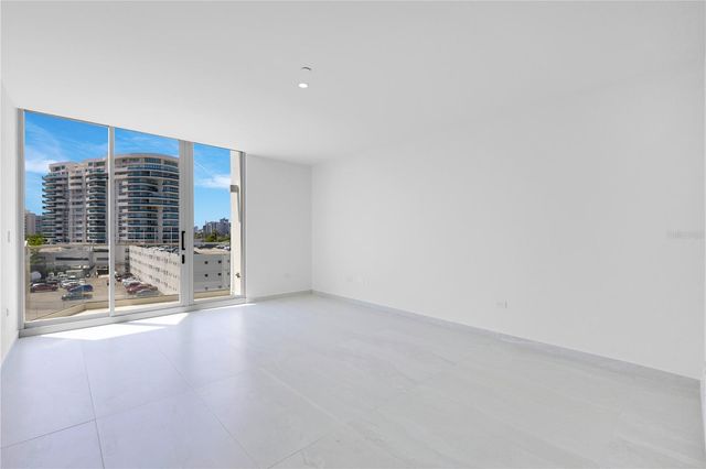 540 AVE DE LA CONSTITUCIÓN 502, San Juan, PR 00901