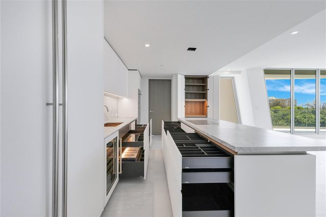 540 AVE DE LA CONSTITUCIÓN 502, San Juan, PR 00901