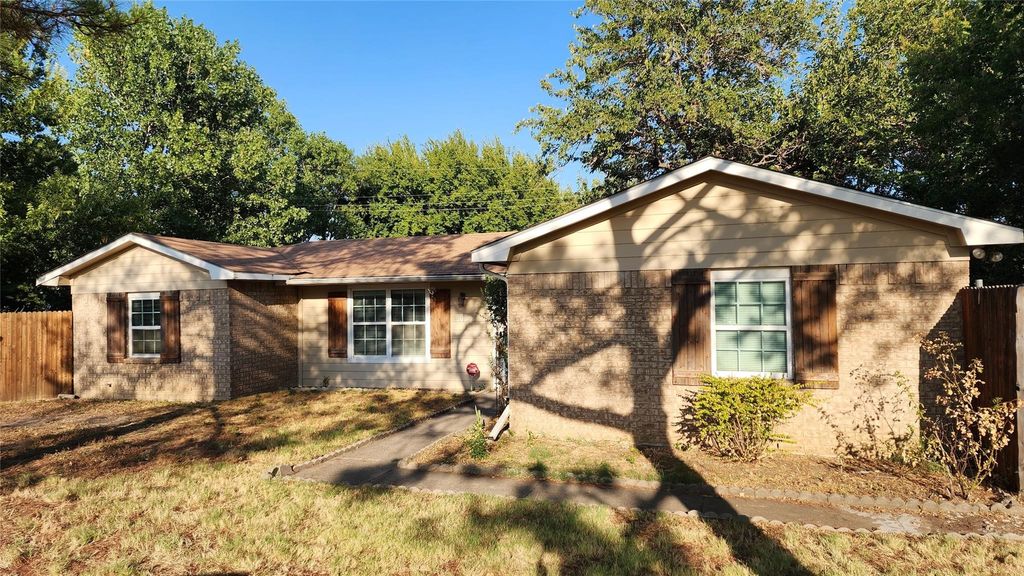 808 Howell Drive, Coppell, TX 75019