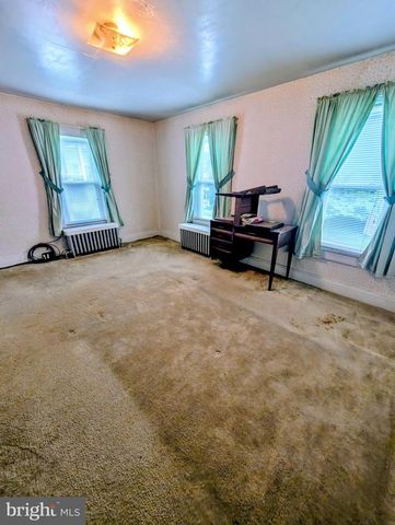 514 W 1ST AVE, Parkesburg, PA 19365
