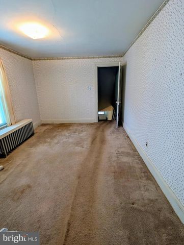 514 W 1ST AVE, Parkesburg, PA 19365