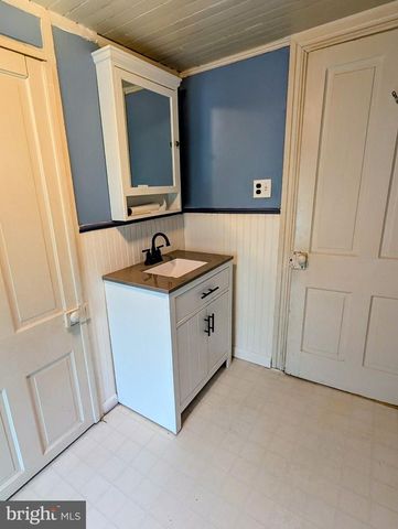 514 W 1ST AVE, Parkesburg, PA 19365