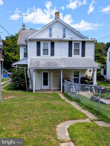 514 W 1ST AVE, Parkesburg, PA 19365