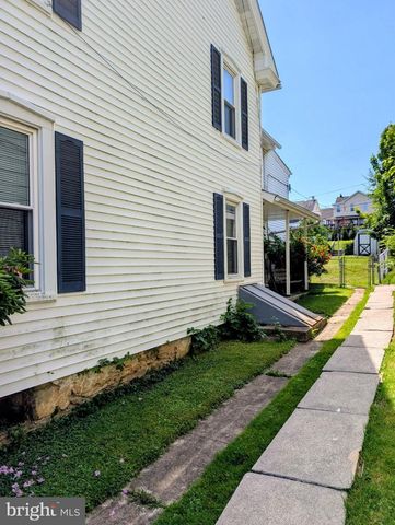 514 W 1ST AVE, Parkesburg, PA 19365