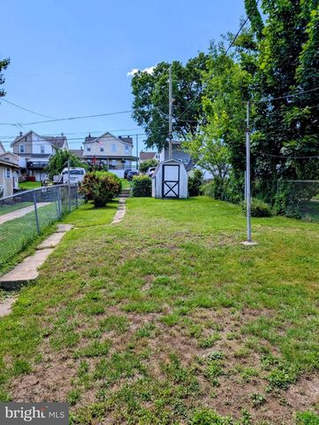 514 W 1ST AVE, Parkesburg, PA 19365