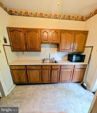 514 W 1ST AVE, Parkesburg, PA 19365
