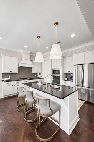 2016 Garfield St, Nashville, TN 37221