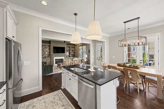 2016 Garfield St, Nashville, TN 37221