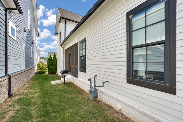 2016 Garfield St, Nashville, TN 37221