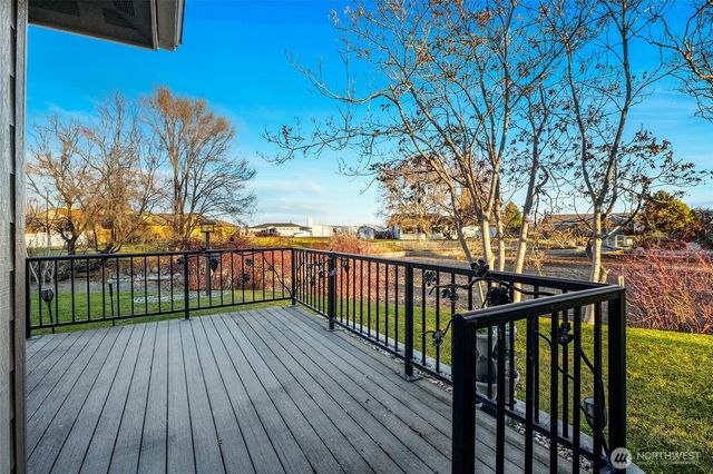 811 Laguna Drive, Moses Lake, WA 98837