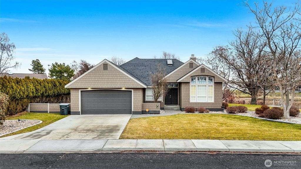 811 Laguna Drive, Moses Lake, WA 98837
