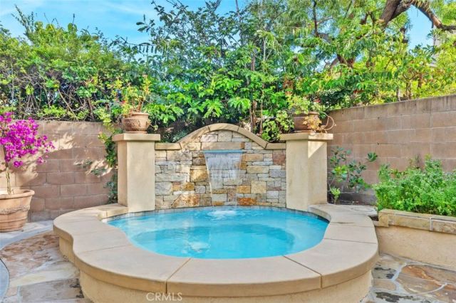 36 Walnut Creek, Irvine, CA 92602