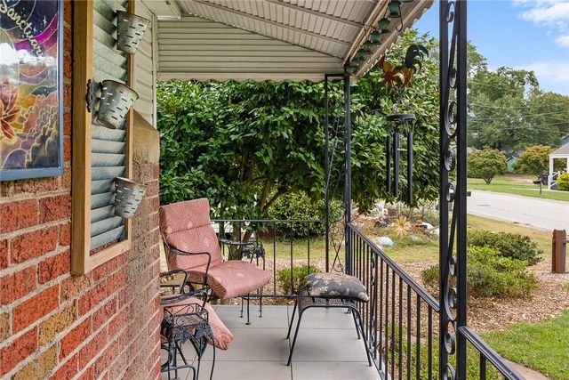 108 Poplar Drive, Greer, SC 29651