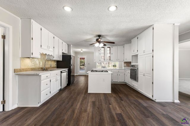 105 Kim Way, Warner Robins, GA 31088