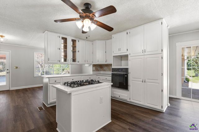 105 Kim Way, Warner Robins, GA 31088