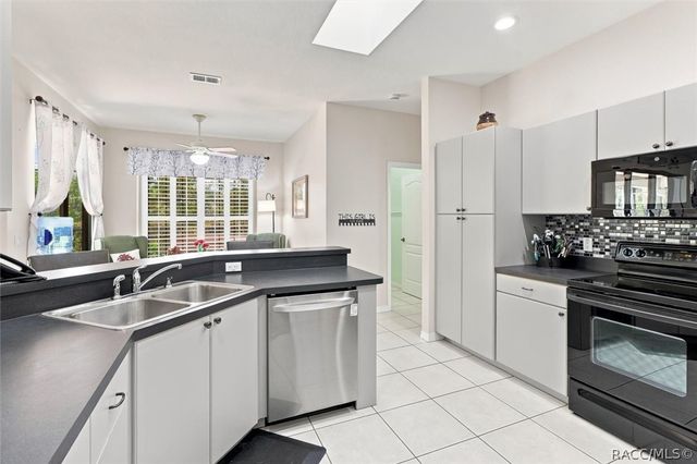 5 Cyclamen Court W, Homosassa, FL 34446
