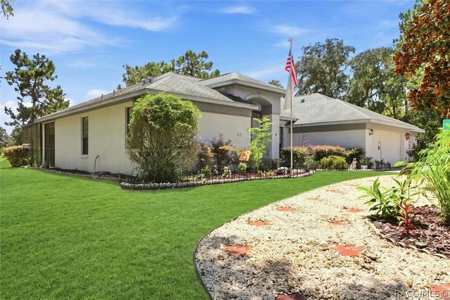 5 Cyclamen Court W, Homosassa, FL 34446