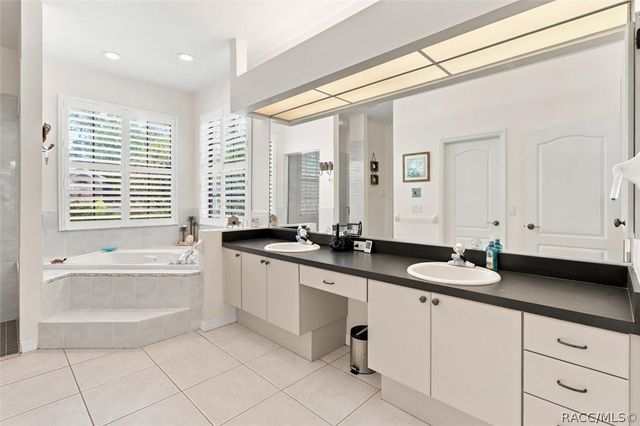 5 Cyclamen Court W, Homosassa, FL 34446