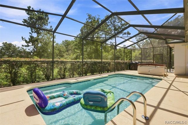 5 Cyclamen Court W, Homosassa, FL 34446