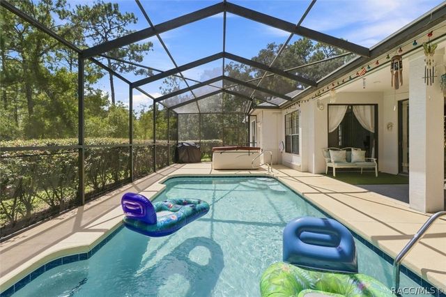 5 Cyclamen Court W, Homosassa, FL 34446