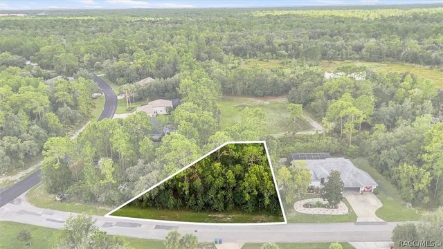5 Cyclamen Court W, Homosassa, FL 34446