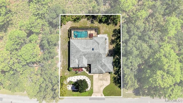 5 Cyclamen Court W, Homosassa, FL 34446